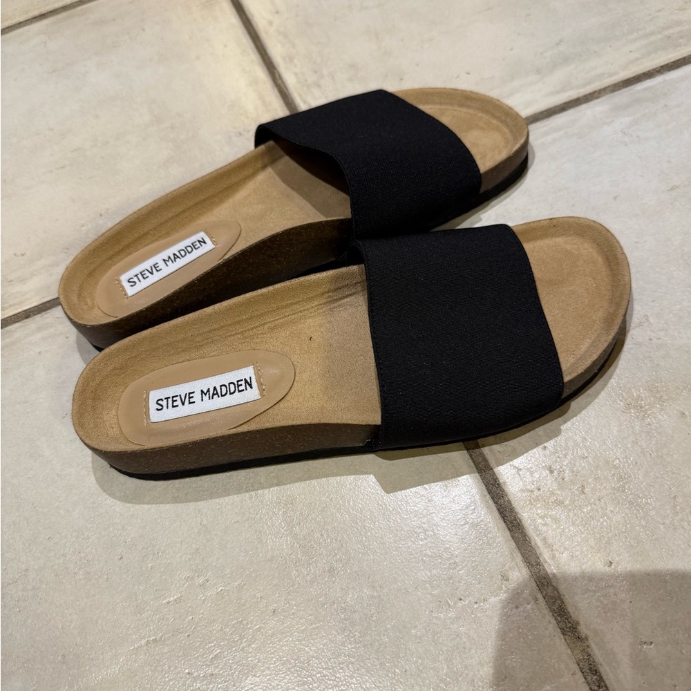 Steve Madden Black and Tan Slide Sandals